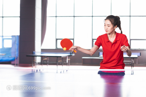 南海新区：300余名乒乓少年点燃夏日运动激情