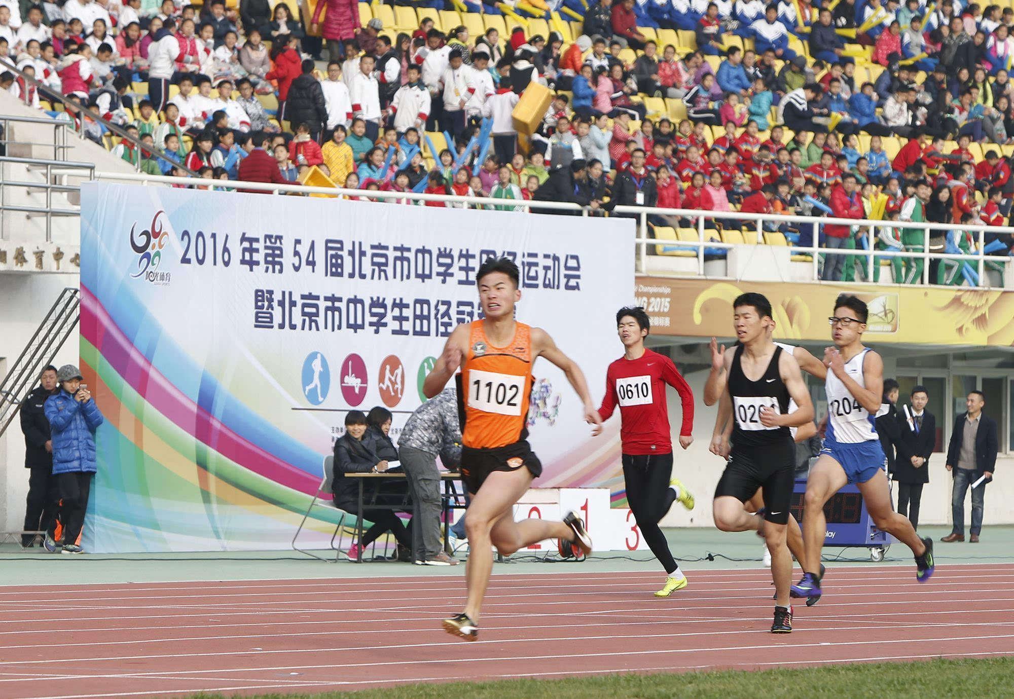 又美又飒！中国21岁最美田径女神复出夺第三：闭目沉思气质佳